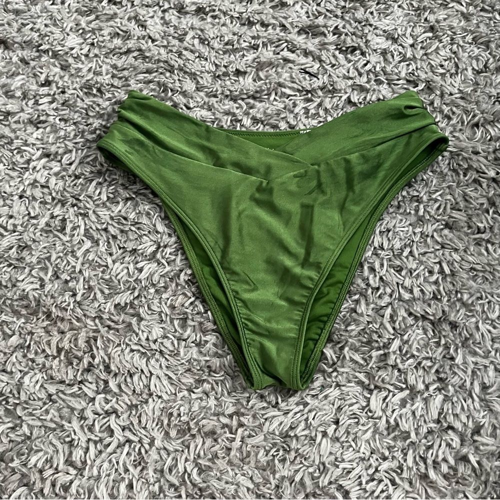 Abercrombie high waisted v waist bikini bottoms size medium